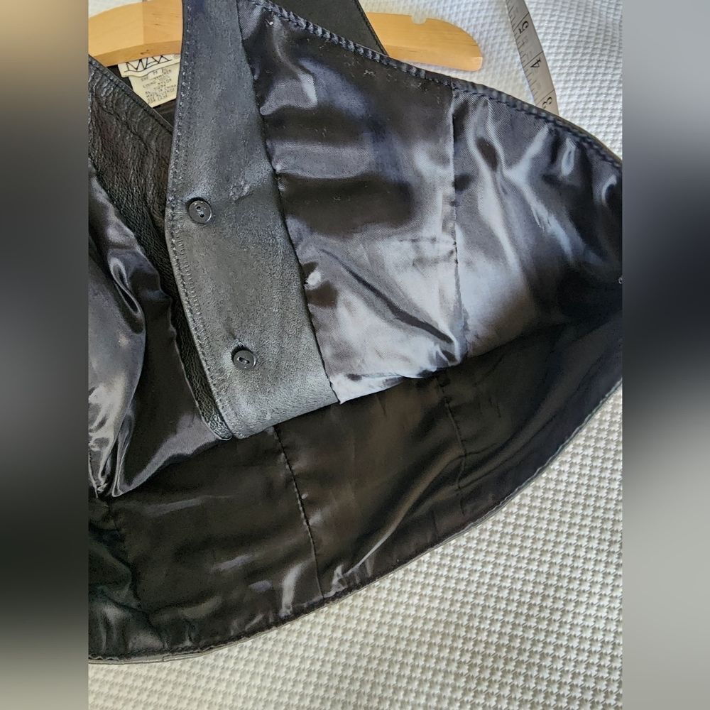 VIA MAX Women's Sleek Black Leather Vest More Like Small Size Not Medium - Picture 12 of 12